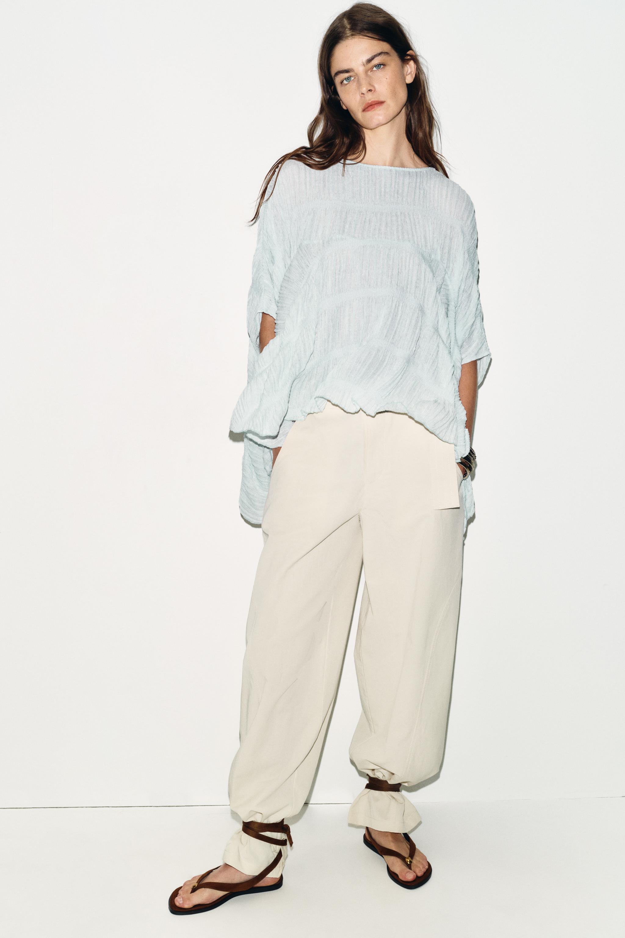 TEXTURED CAPE TOP